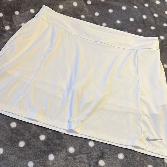 NIKE DRI-FIT White Tennis Skirt - Size XL - Picture 2 of 10